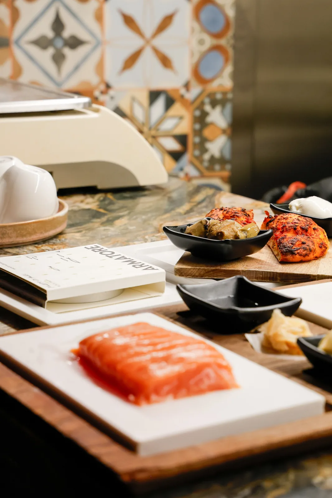 Vassoio di crudi di mare per il buffet